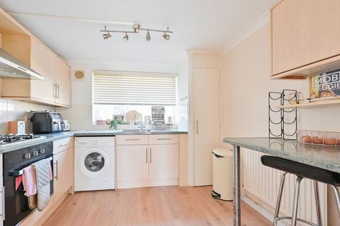 2 bedroom flat to rent, Chaulden House Gardens, HP1, Hemel Hempstead, HP1
