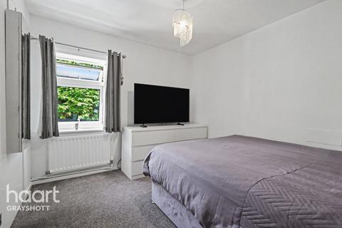 undefined, George Denyer Close, Haslemere