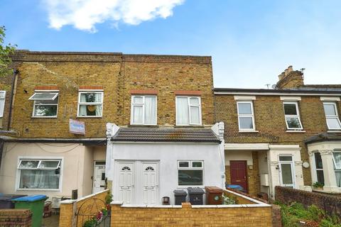 Cann Hall Road, London, E11
