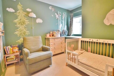 2 bedroom end of terrace house for sale, Vale Grove, Slough