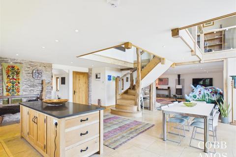 4 bedroom country house for sale, Leysters with circa 3 acres and annex