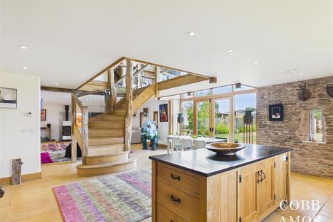4 bedroom country house for sale, Leysters with circa 3 acres and annex