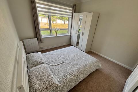 1 bedroom in a house share to rent, Southbourne Grove, Westcliff-on-Sea SS0