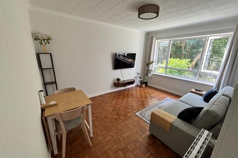 1 bedroom in a house share to rent, Southbourne Grove, Westcliff-on-Sea SS0