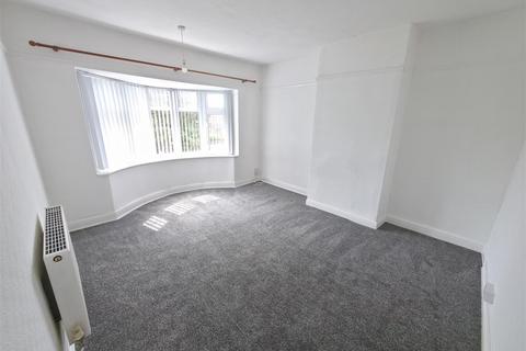 3 bedroom townhouse to rent, Park Road, Westhoughton BL5