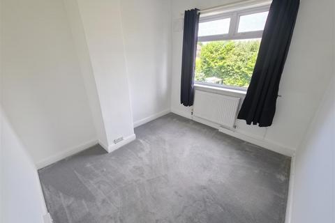 3 bedroom townhouse to rent, Park Road, Westhoughton BL5