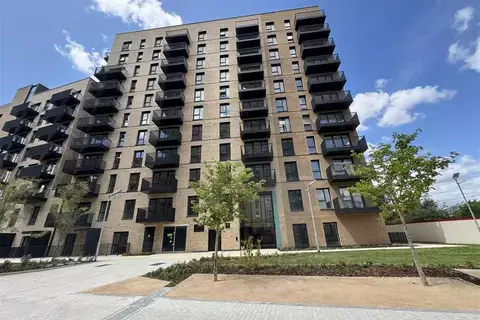 2 bedroom flat to rent, Farine Avenue, Hayes UB3