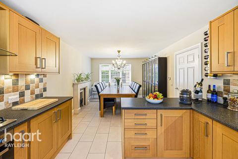 4 bedroom detached house for sale, Byford Close, Rayleigh