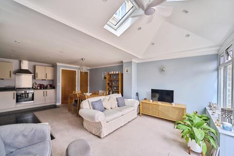 4 bedroom end of terrace house for sale, Walker Close, FLEET, Hampshire, GU52
