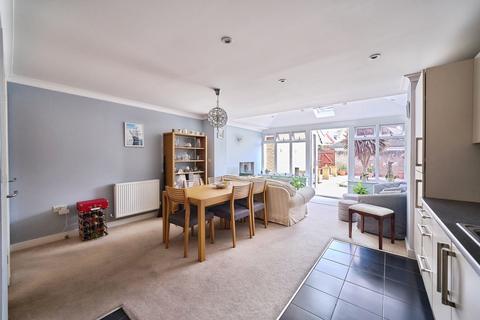 4 bedroom end of terrace house for sale, Walker Close, FLEET, Hampshire, GU52