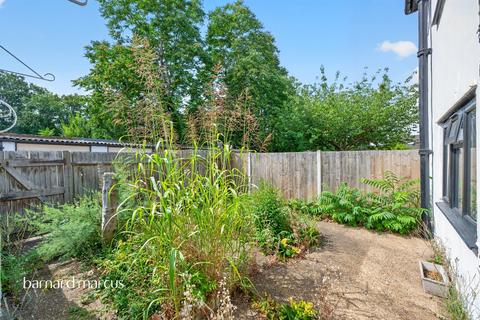 2 bedroom ground floor flat for sale, Grove Road, Sutton
