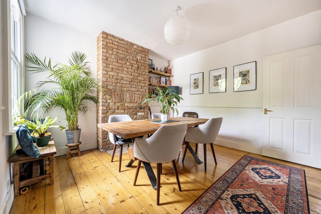 Dining room, fireplace
