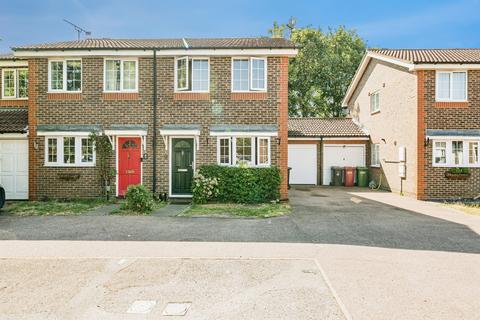 2 bedroom semi-detached house for sale, Kinnaird Close, Slough