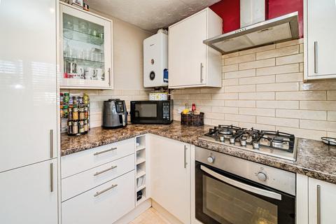 2 bedroom semi-detached house for sale, Kinnaird Close, Slough