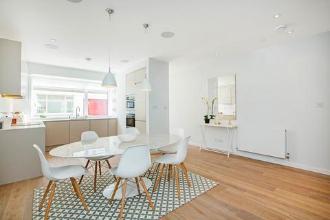 4 bedroom terraced house to rent, Queens Mews, Bayswater, London, W2