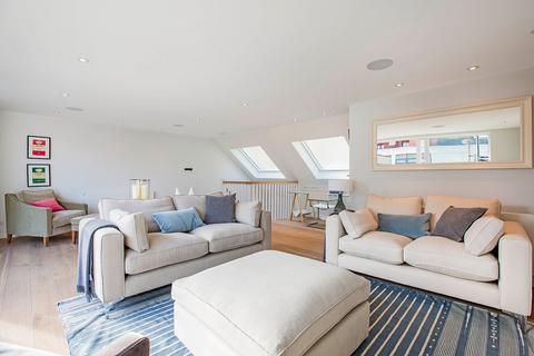 4 bedroom terraced house to rent, Queens Mews, Bayswater, London, W2