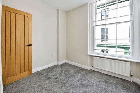 1 bedroom apartment for sale, Bampton Street, Tiverton