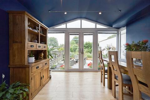 3 bedroom semi-detached house for sale, Sunnyridge Avenue, Pudsey