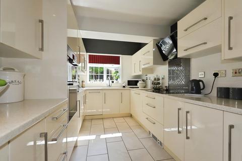 2 bedroom detached house for sale, Parkfield Close, Hartlebury, Kidderminster