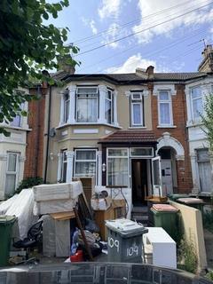 3 bedroom terraced house for sale, Sheringham Avenue, London E12