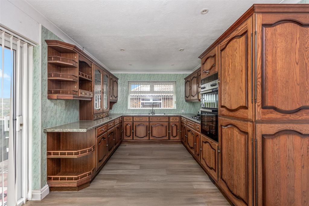 House in Brighton, Moulsecoomb - More