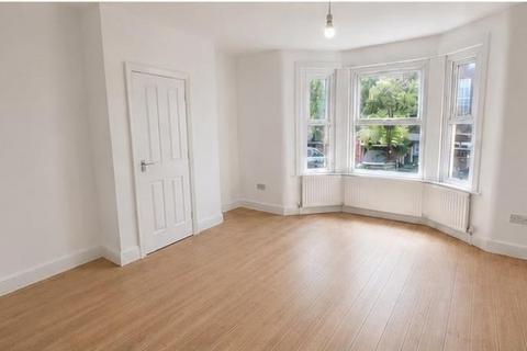 4 bedroom terraced house to rent, Wakefield Street, London, E6