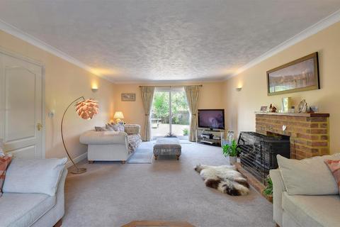 4 bedroom detached house for sale, Tenterden Road, Biddenden