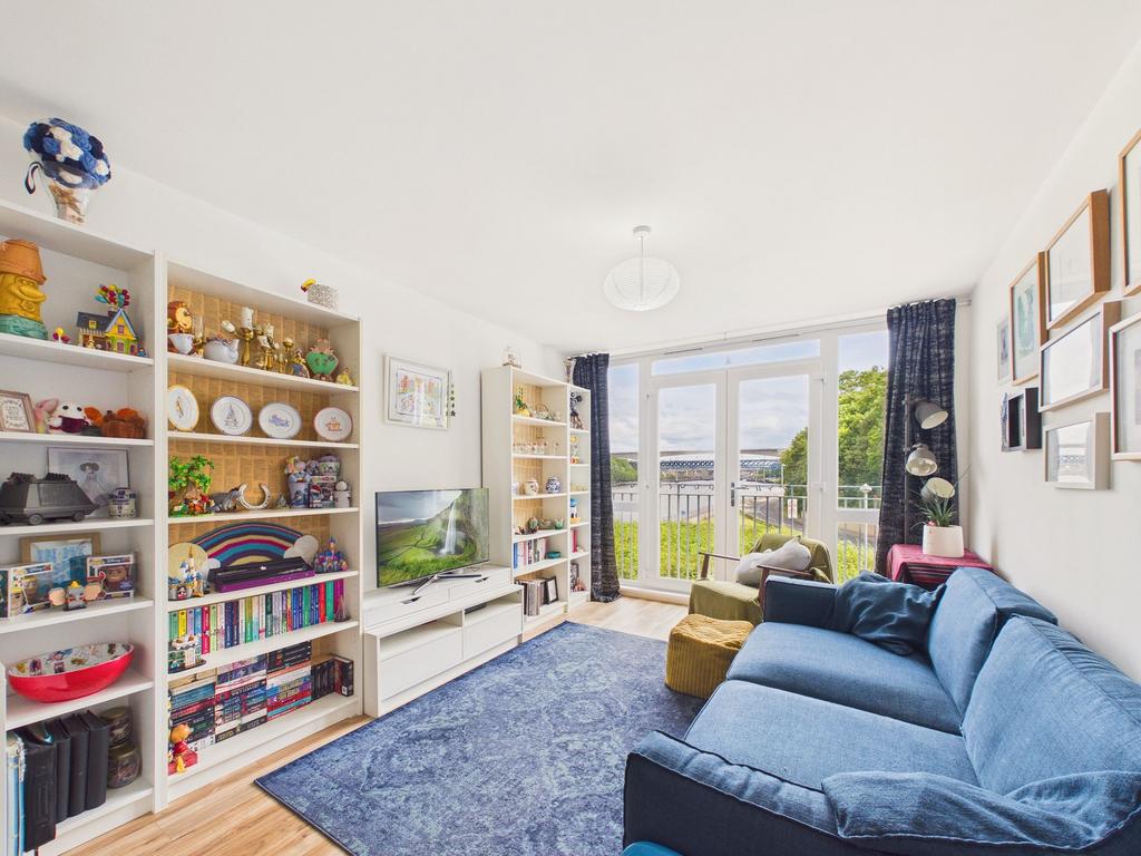 Apartment in Gateshead, North East - View 3