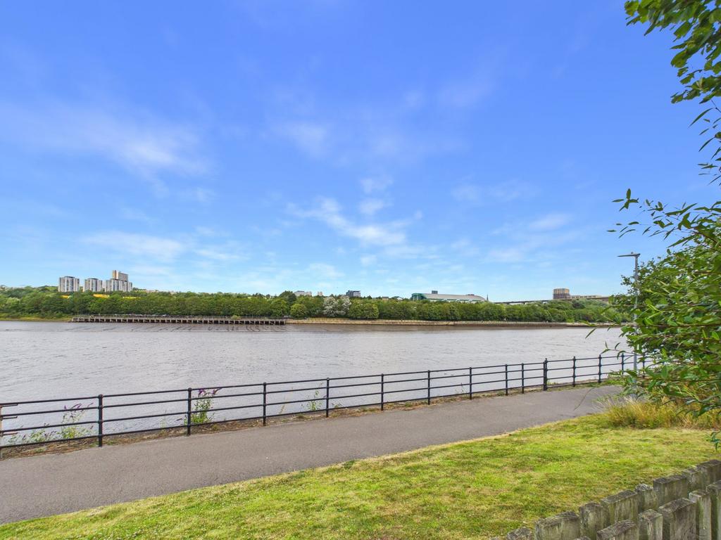Apartment in Gateshead, North East - View 4
