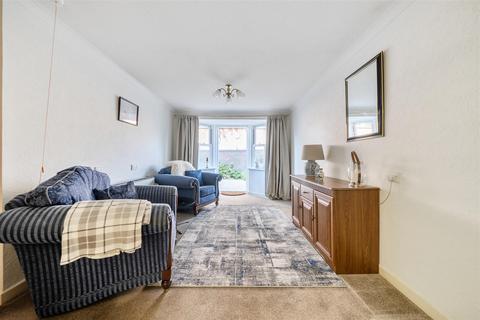 2 bedroom retirement property for sale, Chantry Court, New Park Street, Devizes, SN10