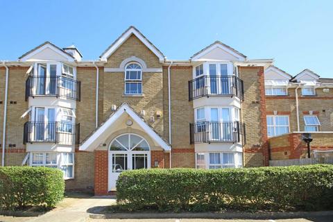 2 bedroom flat to rent, Draper Close, Isleworth TW7