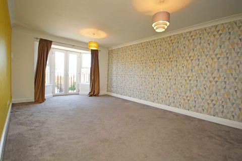 2 bedroom flat to rent, Draper Close, Isleworth TW7