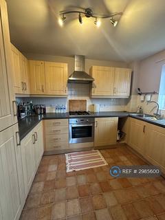 1 bedroom flat to rent, Lansdown Close, Walton On Thames, KT12