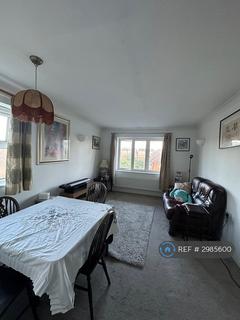 1 bedroom flat to rent, Lansdown Close, Walton On Thames, KT12