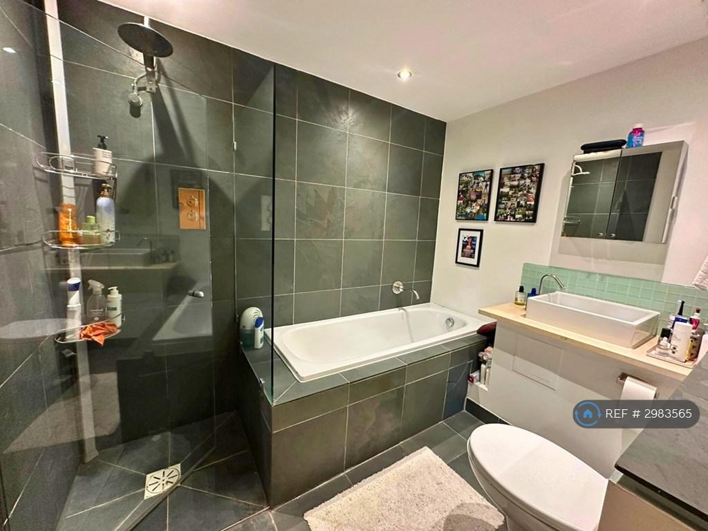 Apartment in London - More
