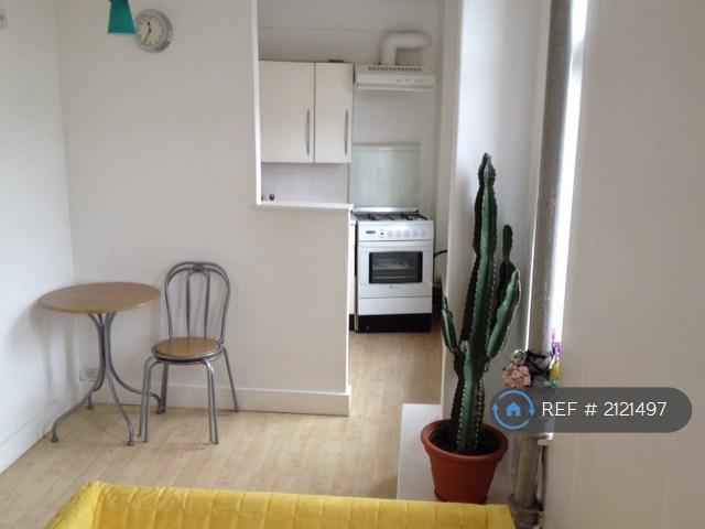 Apartment in London - View 2