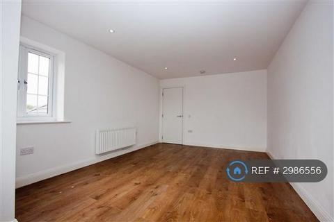 2 bedroom flat to rent, Knighton Lane, Leicester, LE2