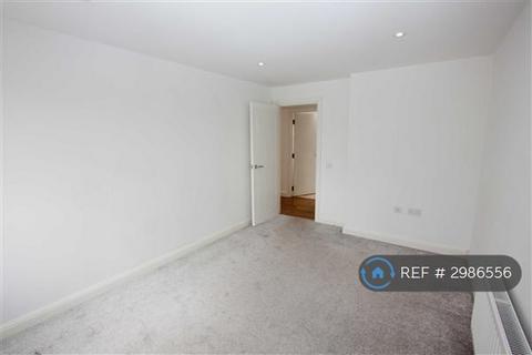 2 bedroom flat to rent, Knighton Lane, Leicester, LE2