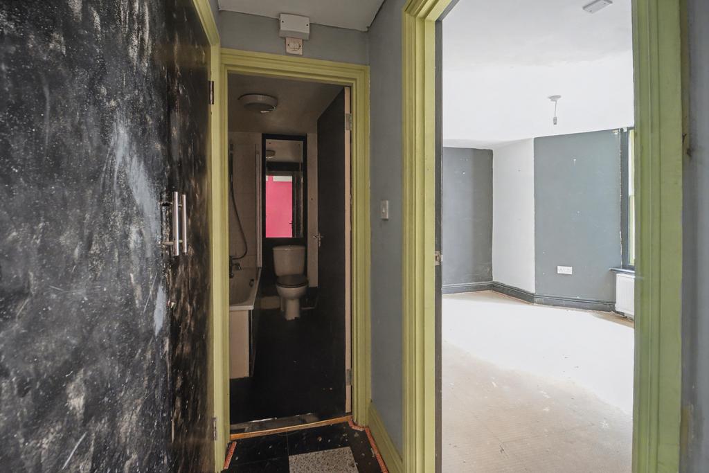 Apartment in Hove, Brunswick - More