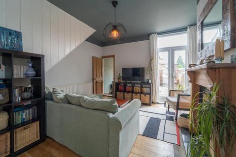 2 bedroom terraced house to rent, Horton Road, Manchester, M14