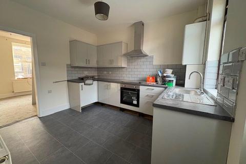 3 bedroom terraced house to rent, Princess Street, Barnsley