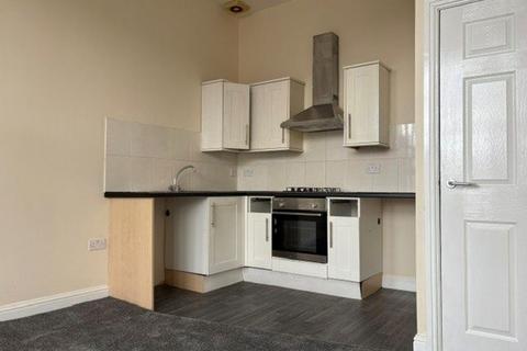 2 bedroom flat to rent, Flat 4 160 Spring Bank, Hull, Hu3 1QW