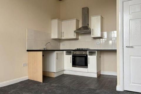 2 bedroom flat to rent, Flat 4 160 Spring Bank, Hull, Hu3 1QW