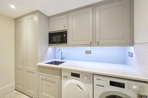 4 bedroom terraced house to rent, Trevor Square, Knightsbridge, London, SW7