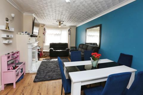 3 bedroom terraced house for sale, Turner Avenue, Gosport