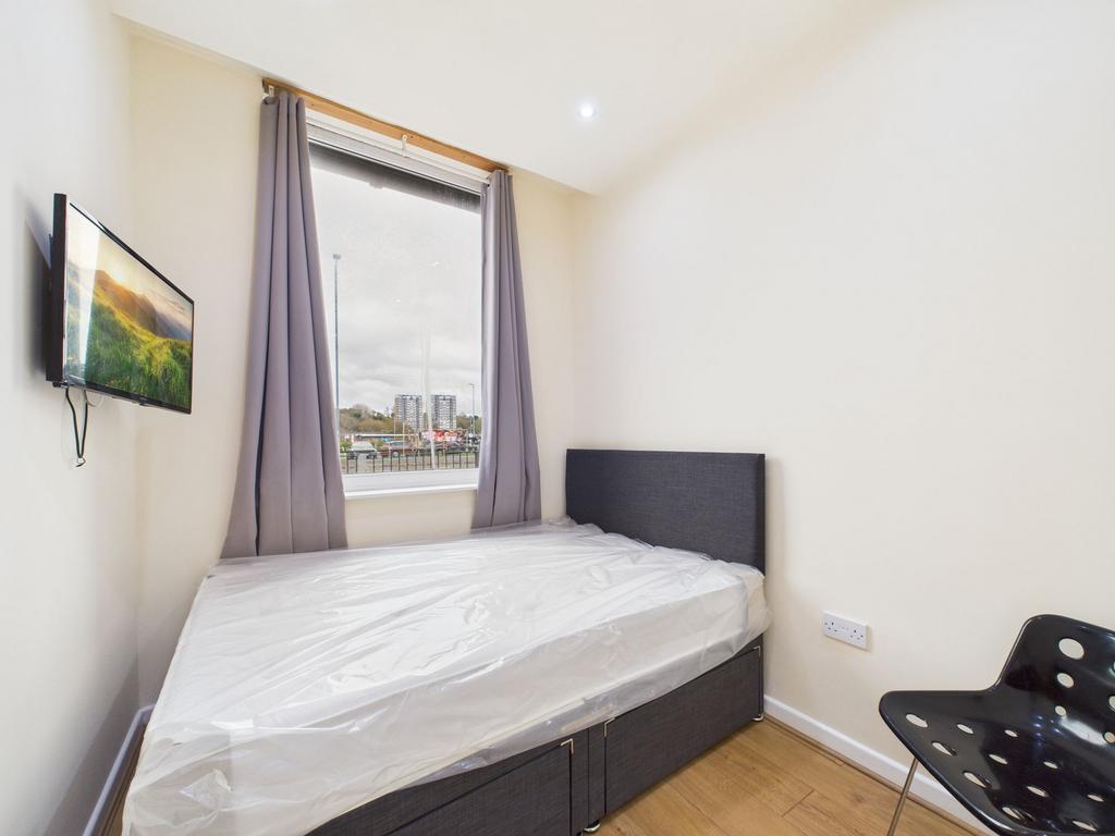 Apartment in Liverpool - View 3