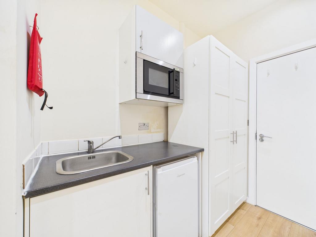Apartment in Liverpool - View 6