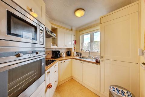 2 bedroom apartment for sale, Waters Edge Court, Erith DA8