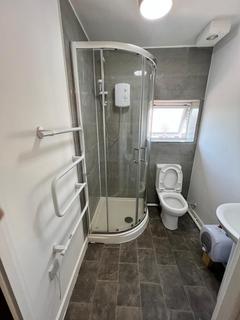 Studio to rent, Cradley Heath, B64