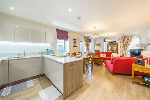 3 bedroom maisonette for sale, Cable Walk, Greenwich SE10